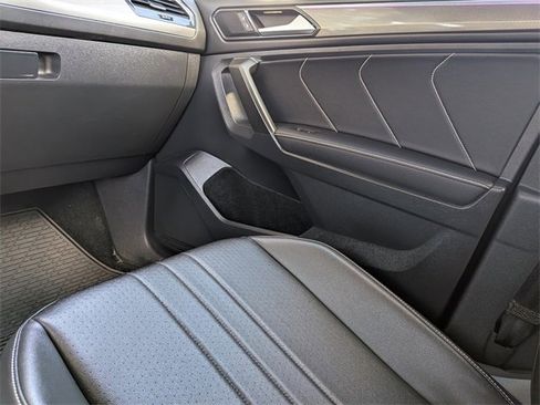 Certified 2022 Volkswagen Tiguan SE R-Line image 16