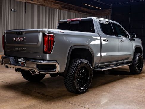 Used 2024 GMC Sierra 1500 SLT w/ SLT Premium Plus Package AWD/4WD image 10