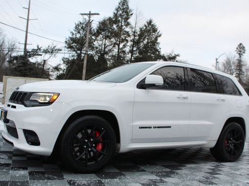 Used 2020 Jeep Grand Cherokee SRT w/ Trailer Tow Group IV image 10
