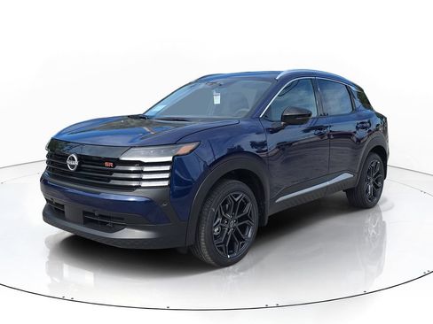 New 2026 Nissan Kicks SR w/ SR Premium Package FWD image 3