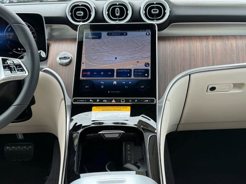 Used 2026 Mercedes-Benz GLC 350e 4MATIC image 13