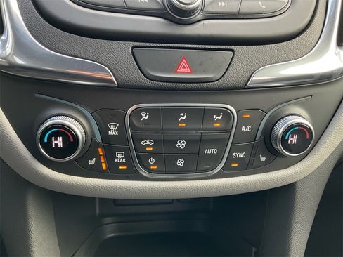 Used 2020 Chevrolet Equinox LT image 21