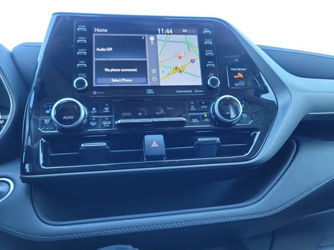 Used 2021 Toyota Highlander Limited image 27