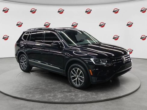 Used 2020 Volkswagen Tiguan SE w/ Panoramic Sunroof Package FWD image 7
