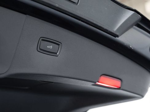 Certified 2023 Porsche Cayenne Coupe AWD/4WD image 30