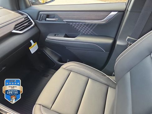 New 2026 GMC Acadia Denali w/ Super Cruise Package FWD image 15