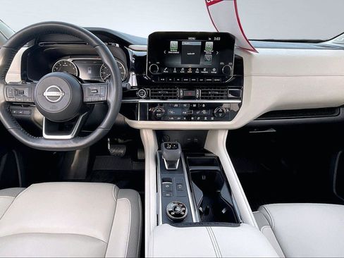 Certified 2024 Nissan Pathfinder SL w/ SL Premium Package image 17