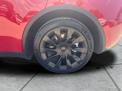 Used 2021 Tesla Model Y Long Range AWD/4WD image 24