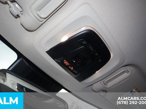 Used 2025 Toyota Corolla LE image 33