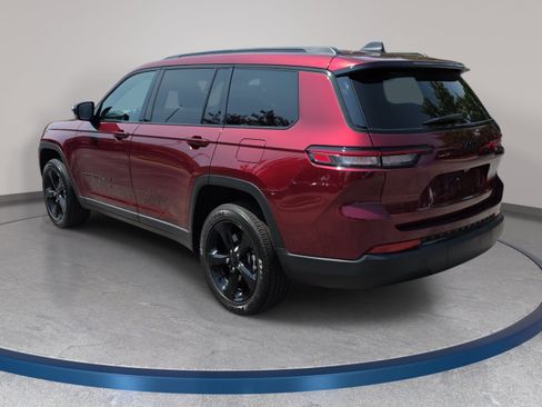 Used 2025 Jeep Grand Cherokee L Laredo AWD/4WD image 7