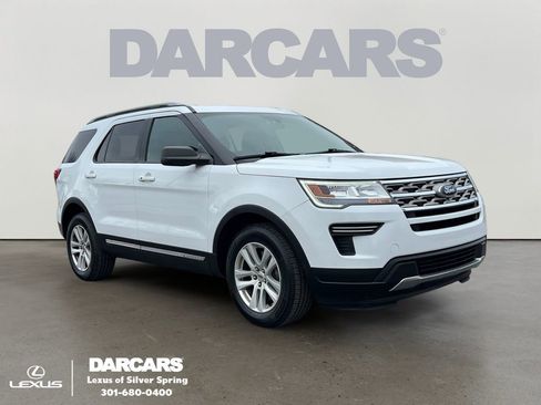 Used 2018 Ford Explorer XLT image 1