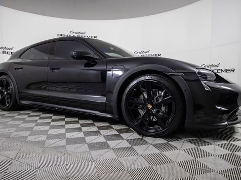 Used 2022 Porsche Taycan 4 Cross Turismo image 10