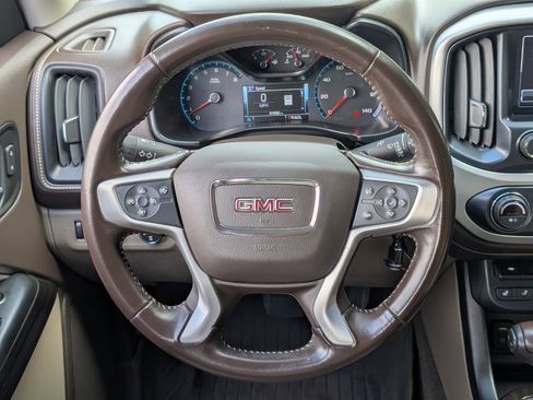 Used 2018 GMC Canyon SLT w/ Driver Alert Package AWD/4WD image 23