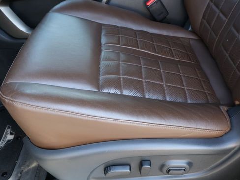 Used 2023 Nissan Titan Platinum Reserve w/ Moonroof Package image 20