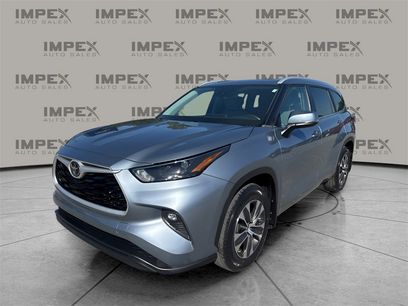 Used 2023 Toyota Highlander XLE