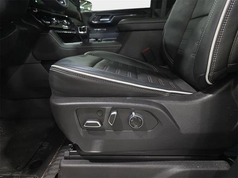 Used 2024 GMC Sierra 1500 AT4X image 27