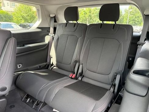 Used 2022 Jeep Grand Cherokee L Laredo w/ Luxury Tech Group I RWD image 26