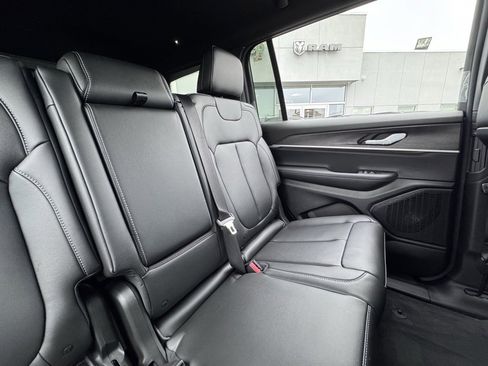 New 2025 Jeep Grand Cherokee L Limited w/ Black Appearance Package image 19