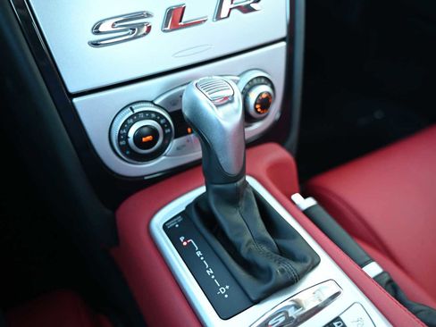 Used 2006 Mercedes-Benz SLR COUPE 2D image 16