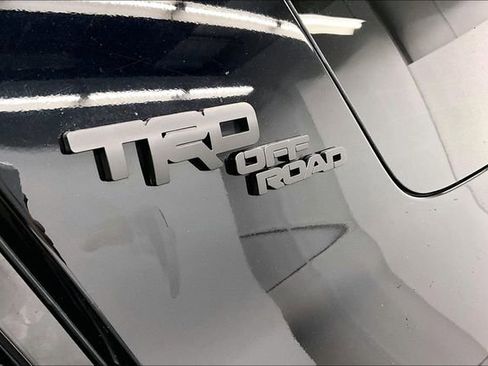 Used 2024 Toyota 4Runner TRD Off-Road Premium w/ Moonroof Package AWD/4WD image 35
