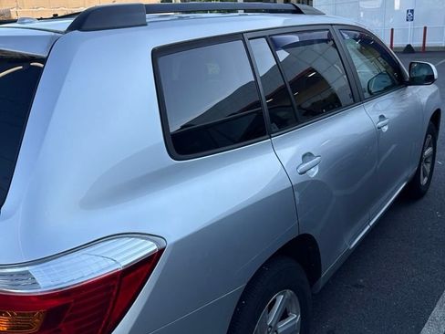 Used 2010 Toyota Highlander SE AWD/4WD image 13
