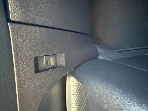 Used 2019 Toyota Corolla SE image 16