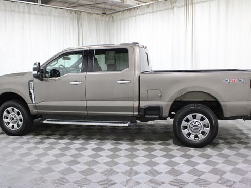 Used 2023 Ford F250 Lariat w/ Chrome Package image 38