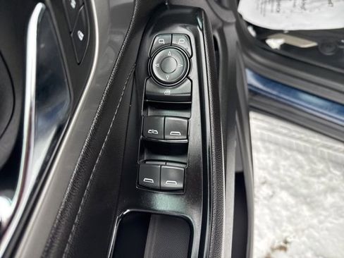 Used 2023 Chevrolet Traverse LT image 14