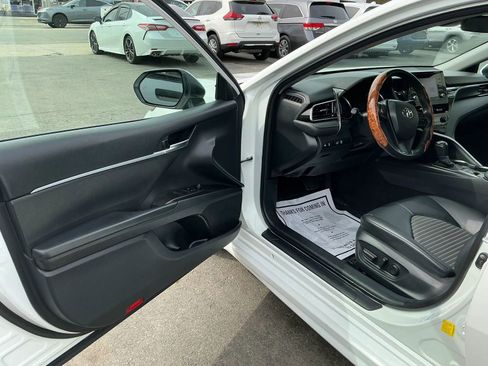 Used 2023 Toyota Camry SE AWD/4WD image 6