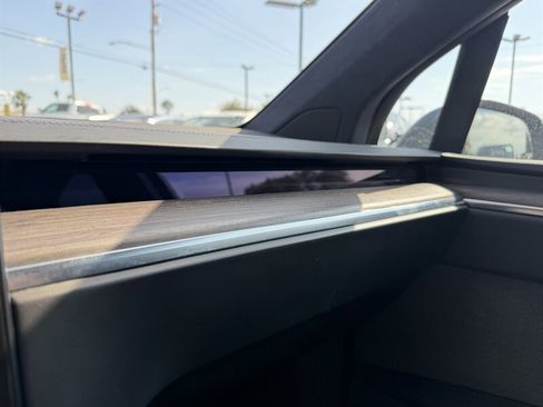 Used 2022 Tesla Model X AWD/4WD image 40