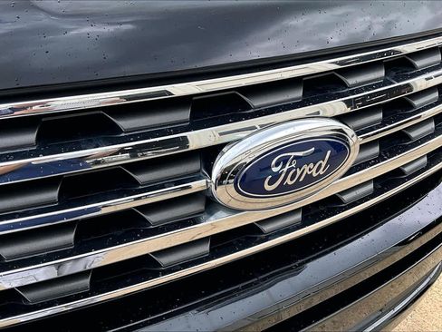 Used 2020 Ford Expedition XLT w/ Equipment Group 202A image 29