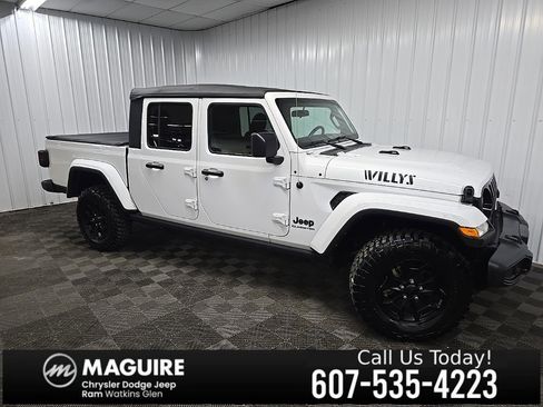 Used 2022 Jeep Gladiator Willys image 1