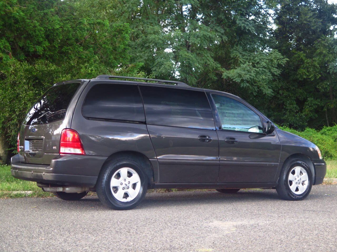 Used 2007 Ford Freestar SE FWD image 4