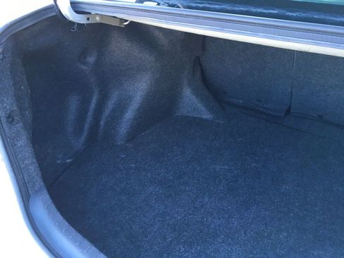 Used 2017 Toyota Corolla L FWD image 32