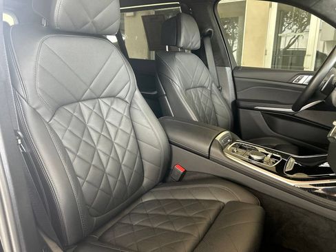 Used 2024 BMW X7 xDrive40i w/ M Sport Package AWD/4WD image 22