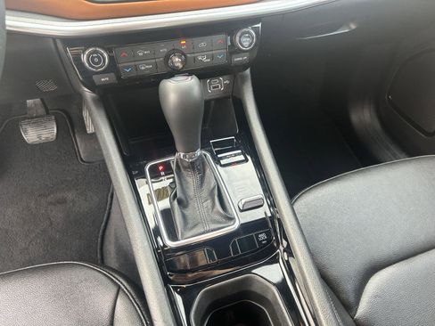 Used 2025 Jeep Compass Limited AWD/4WD image 19