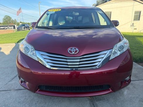 Used 2014 Toyota Sienna Limited w/ Limited Premium Package FWD image 3