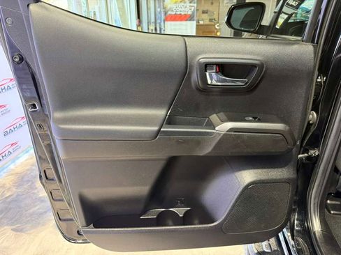 Used 2023 Toyota Tacoma TRD Off-Road image 39