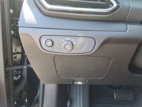 Certified 2023 Chevrolet Bolt EUV LT w/ Comfort Package FWD image 36