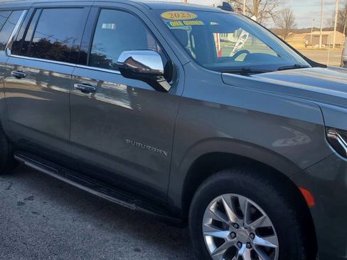 Used 2023 Chevrolet Suburban Premier image 9