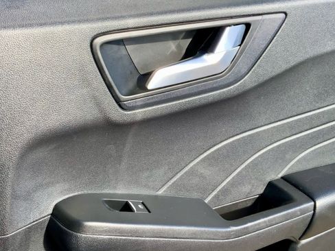 Used 2021 Ford Escape SE image 50