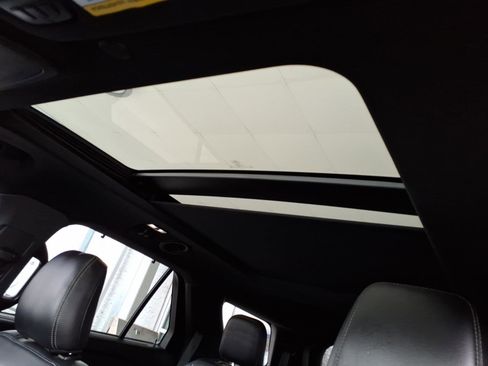 Used 2020 Ford Explorer Limited image 8