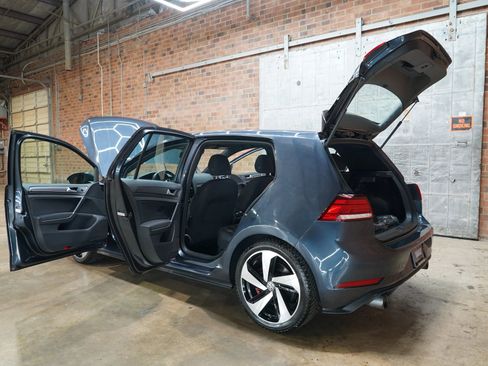 Used 2018 Volkswagen GTI SE FWD image 29