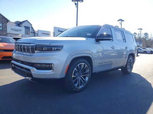 Used 2024 Jeep Grand Wagoneer Series III w/ HD Trailer Tow Package image 3