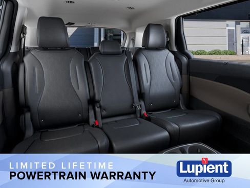 New 2026 Kia Carnival EX image 20