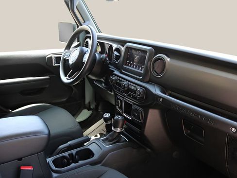 Used 2023 Jeep Wrangler Sport AWD/4WD image 16