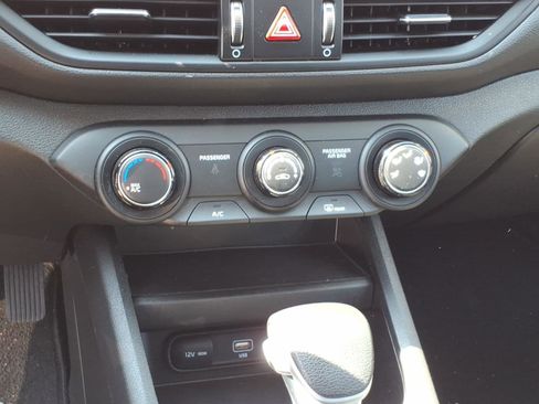 Used 2023 Kia Forte LXS w/ LXS Technology Package image 18