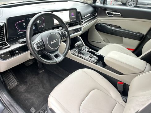 Used 2023 Kia Sportage EX image 10