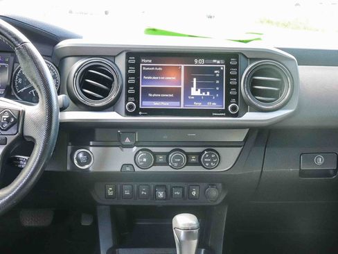 Used 2020 Toyota Tacoma TRD Sport w/ Technology Package RWD image 13
