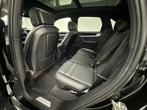 Used 2026 Porsche Cayenne S AWD/4WD image 19